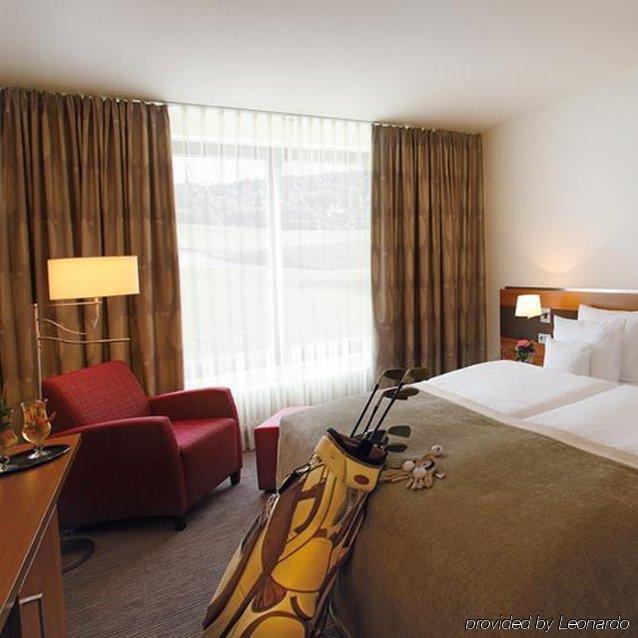 Trans World Hotel Kranichhoehe Мух Стая снимка