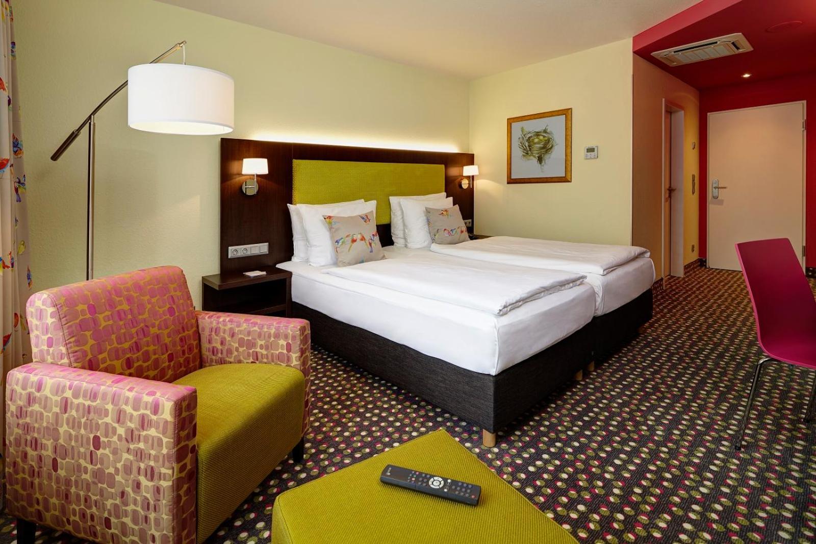 Trans World Hotel Kranichhoehe Мух Екстериор снимка