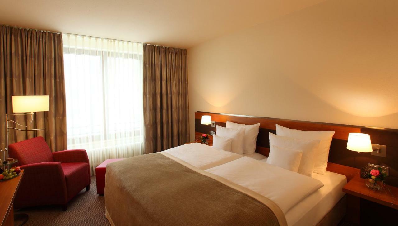 Trans World Hotel Kranichhoehe Мух Екстериор снимка
