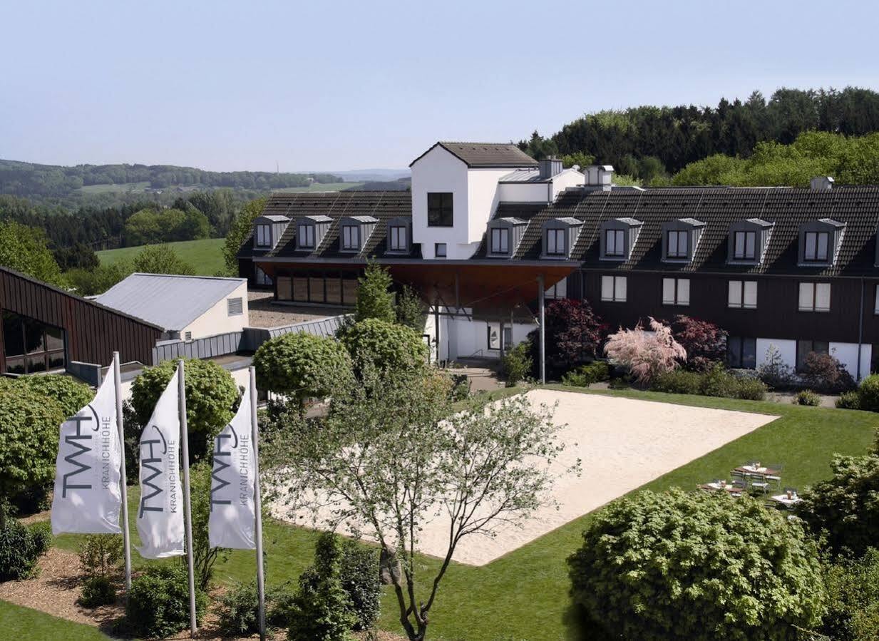 Trans World Hotel Kranichhoehe Мух Екстериор снимка